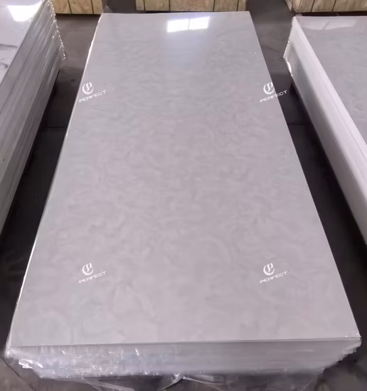 Feuilles de marbre brillantes d'approvisionnement d'usine professionnelle pour les murs